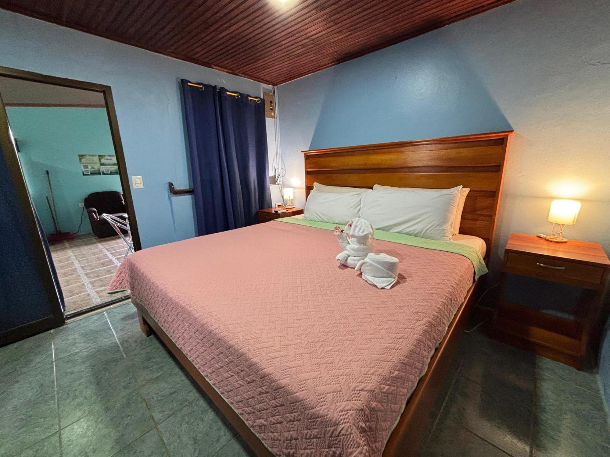 Pura Vida Aparment - Downtown La Fortuna Bagian luar foto