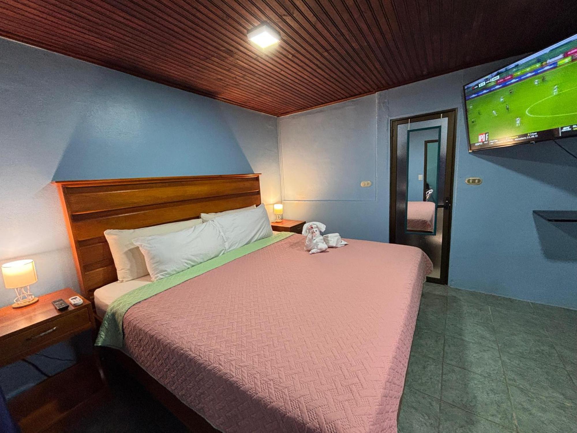 Pura Vida Aparment - Downtown La Fortuna Bagian luar foto